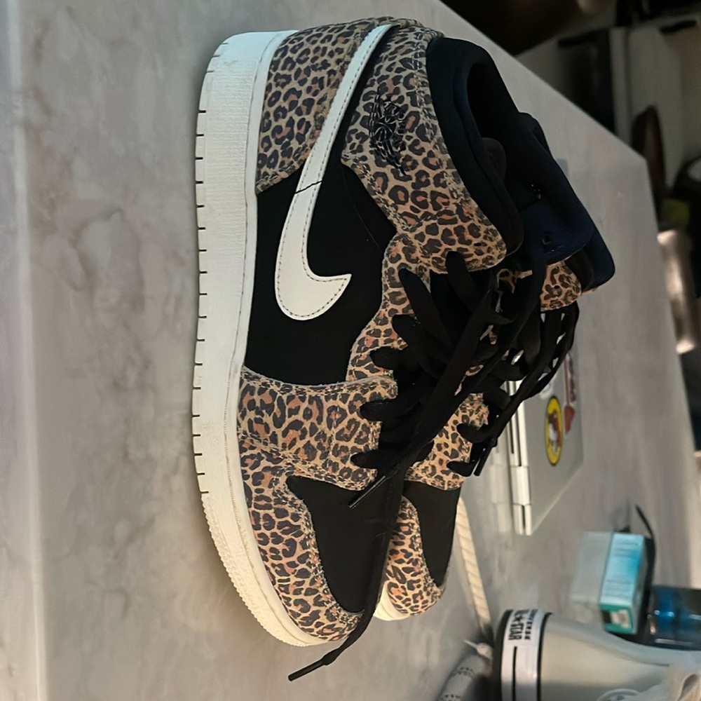 Nike air Jordan women’s size 8.5 kids 7y